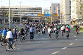 Meine Fau Critical Mass In Nurnberg Protest Auf Zwei Radern