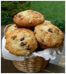 Muffins Aux Pepites De Chocolat Et A La Creme Sure Recette Ptitchef Recette Muffins Pepite Chocolat Pepite Chocolat Muffins