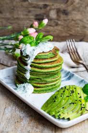 Pikante Grunkohlpfannkuchen Vegan Einfach Klara S Life Rezept Grunkohl Proteinreiches Gemuse Bohnenkraut