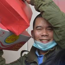 Người lao động ăn Tết xa nhà vì khó khăn chồng chất