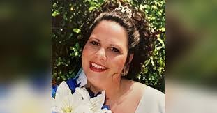 Angela Housley's Instagram, Twitter & Facebook