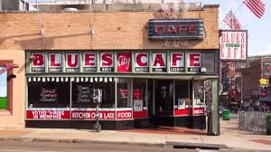 To blues fans, beale street is the most important street in america. Estabelecendo Tiro Por Dia Restaurante Blues Cafe Beale Street Memphis Video De Stock C Rickray 360551496
