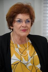 Roberta Hurley's Instagram, Twitter & Facebook