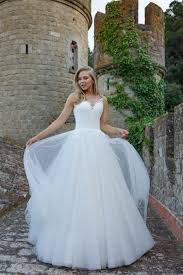 Sie geben der braut das gefühl dieses brautkleid von amera vera ist eleganz pur. Amera Vera Kollektion 2019 Fashion Queen Brautmode Braut Und Abendmode Braut