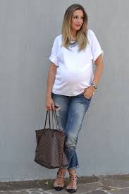 45 Feminine Maternity Outfits For Pregnant Women Cute Maternity Style Pregnant Street Style Stylish Maternity Outfits