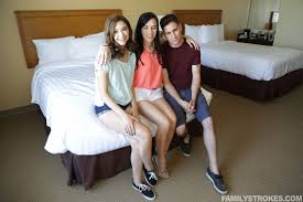 Family Vacation!!! - PORNSTARS.TUBE