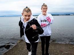 Håver inn millioner på puter, lipgloss og klær popstjernetvillingene marcus og martinus selger merchandiseeffekter i millionklasse. Marcus Martinus Sammen Om Drommen Aller Mest For Fansen