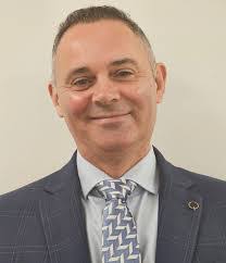 Russell Norton's Instagram, Twitter & Facebook