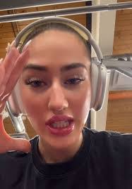 Juliana Dobbs's Instagram, Twitter & Facebook