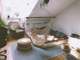 Diese kreative ideen für die wohnung lassen sich auch mit wenig geld umsetzen. Minimalistische Einrichtung Weniger Mobel Mehr Freiheit Indojunkie