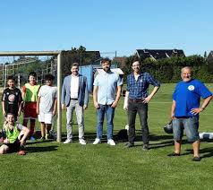 Holzland GREVE und MST GmbH spenden Mitgliedbeitrag für junge Fußballer mit  Migrationshintergrund