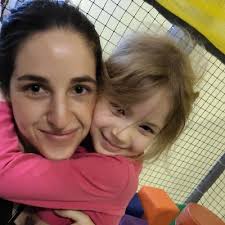 Erin Munro (@erinvmunro)