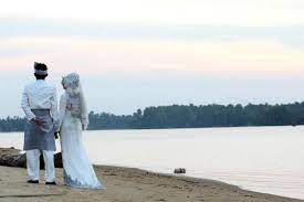Antara tanda suami tidak sayang isteri lagi adalah dia kini berubah menjadi seorang. Suami Mencintai Isteri 8 Tanda Suami Takkan Berhenti Mencintai Anda Theasianparent Malaysia