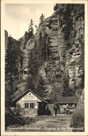 Die felsenstadt in der nähe von teplice nad metují zeichnet sich durch ausdrucksstarke von einer felsenstadt in die andere kann man über einen gekennzeichneten wanderweg gelangen. Postkarte Carte Postale 10888938 Wekelsdorf Teplice Nad Metuji Wekelsdorf Felsenstadt X Wekelsdorf Tepli Manuskript Nbsp Nbsp Papierantiquitat Versandhandel Boeger