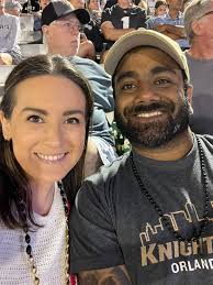 Carrie Manes (@cmmanes)