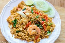 Dalam resepi ni, che nom tambah serbuk cili supaya kuah kari tidak terasa muak, sebab memang kari sotong sangat sedap jika kuahnya pedas. Gpnf8klhsu20km