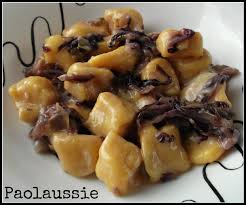 Vota la ricetta rotolo di patate con radicchio e ricotta. Gnocchi Di Patate E Zucca Con Sugo Di Radicchio Rosso E Porro