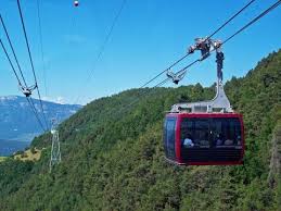 Der diesjährige urlaub brachte uns wieder ins wunderschöne südtirol. Seilbahn Von Bozen Auf Den Ritten Youtube