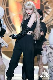 Soojin Pics On Twitter Kpop Girls Girl Kpop Outfits