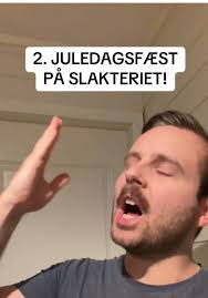 Ta en velfortjent pause fra den hælvetes julemusikken, og kom å fæst med  oss på Slakteriet! Billætta i bio! 😍🇫🇮 #eisapeita #slakteriet