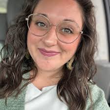 UK Women's Basketball coach Kyra Elzy and senior guard Rhyne Howard came to  Glen Drury Court to watch Amiya Jenkins score her 2,000th career point!  What an accomplishment. She's gonna be great
