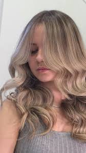 Este 2026 elige un cambio que haga brillar tu piel, atraiga luz y destaque  tus facciones de la mejor forma 🤍 ¡No es solo un cambio de color, es  renovar tu estilo y aumentar tu confianza!, Escríbeme al ...