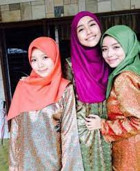 Cantik adik dan kakak mira filzah macam kembar sama je muka dan senyum. Pin On Mira Filzah Cute
