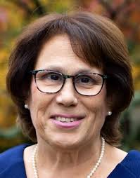 Linda Mendonca's Instagram, Twitter & Facebook