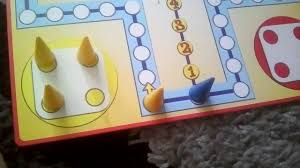 Fiecare jucător are 4 pioni. Cum Ma Joc Nu Te Supara Frate Youtube