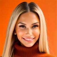 Alexandra Mcelroy's Instagram, Twitter & Facebook