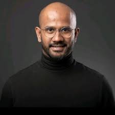 This screening machine is perfect for sorting through mined rocks or sand. 