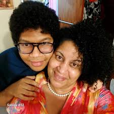 Este invernal domingo 30 de enero amanece con la infausta noticia del  fallecimiento de la cantante Suylén Milanés Benet. Hija del cantautor Pablo  Milanés y de Yolanda Benet, Suylén fue reconocida, además,