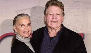 ˈʁɔpsõ or ˈʁɔbisõ d(ʒi) ˈsowzɐ, born 25 january 1984), more commonly known as robinho (brazilian portuguese: Ryan O Neal And Ali Macgraw From Love Story To Work Together Again Express Co Uk