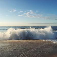 Crashing Waves In Southampton New York Ocean City Beach Fun Places To Visit