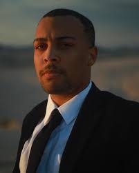 Kris Poole's Instagram, Twitter & Facebook