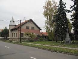 Komise sleduje úroveň společenského života v obci, aktivity občanů, celkový obraz vesnice, občanskou vybavenost a infrastrukturu, spolupráci s podnikateli v obci, veřejná. Hrusky Vyskov District Wikipedia