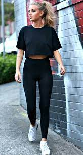 Know footballer's bio, wiki, salary, net worth including his dating life, girlfriend, married or wife born on 20th december 1998, kylian mbappe's hometown is in paris, france. Danse Avec Les Footballeurs Kylian Mbappe Best Blog Sportliche Outfits Jogginghosen Outfit Outfit Ideen