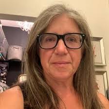 Jennifer Misiak's Instagram, Twitter & Facebook