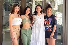 Isabel torres (dayanara torres) went to the philippines to meet her filipino penpal primo (bayani agbayani). Sam Cruz Recalls Mom Sunshine S Covid 19 Battle Seeing Her Gone Would Crush Me Abs Cbn News