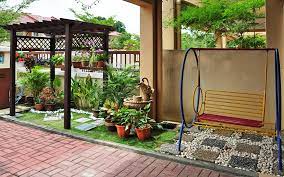 Dan kini, saatnya anda berani mencoba dekorasi yang hasil akhirnya mampu menjadikan rumah terlihat lebih cantik dan terasa adem. 30 Desain Taman Depan Rumah Minimalis Sederhana Rumahku Unik