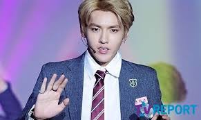 아이돌 그룹 엑소 (exo)의 전 멤버인 중국계 캐나다인 가수 크리스 (31·중국명 우이판)가 강간 혐의로 중국 공안에 구속됐다. Uh3m7bqs8y4utm