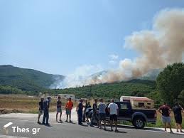 Συναγερμός έχει σημάνει στην πυροσβεστική για πυρκαγιά που ξέσπασε το μεσημέρι της τρίτης σε δασική έκταση. Pod8bt3lepko3m