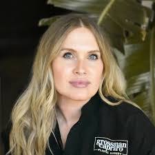 Alli Decker's Instagram, Twitter & Facebook