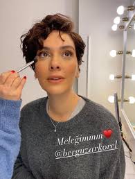 Utanır insan bu kadar güzel olunurmu 😋😗💜 41 kere maşallah #BergüzarKorel  🙏🙏 #Azize #Cevdet #AzCev #VatanımSensin #WoundedLove #BinbirGece  #TeAmarePorSiempre