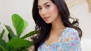 Produk Perawatan Tubuh untuk Menghilangkan Stretch Mark ala Abel Cantika