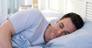 تفسير حلم التحدث مع شخص اعرفه للعزباء والمتزوجة Pillows Photo Pillows Pillow Inspiration