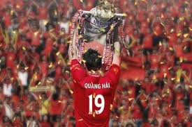 Trong khi quang hải im lặng, nhật lê liên tục có những dòng trạng thái ẩn ý, buồn rầu trên mạng xã hội. Vui Cháº¿ áº£nh Tiáº¿n Linh Cáº§m Ao Ä'áº¥u Theo Ten Báº¡n