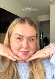 Marisa Arnold's Instagram, Twitter & Facebook