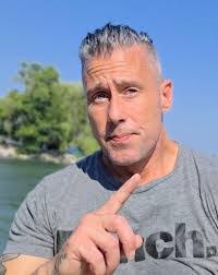 Deborah Cram's Instagram, Twitter & Facebook