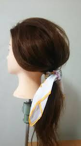 簡単な頭のバンダナスカーフの巻き方やヘアアレンジ２４選